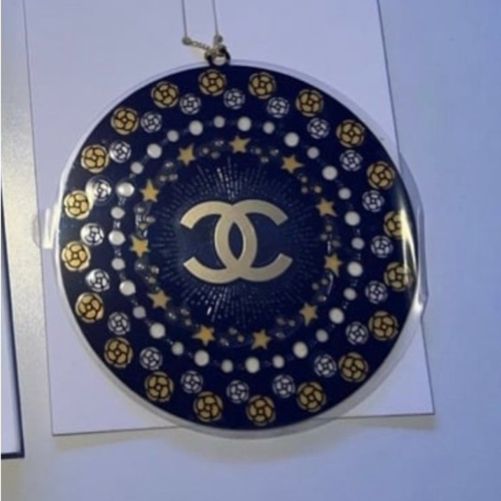 NWT Chanel Limited Edition Camelia Ornament‎